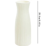 vases modernes plastique blanc vert clair rose pâle rayures verticales intérieur extérieur