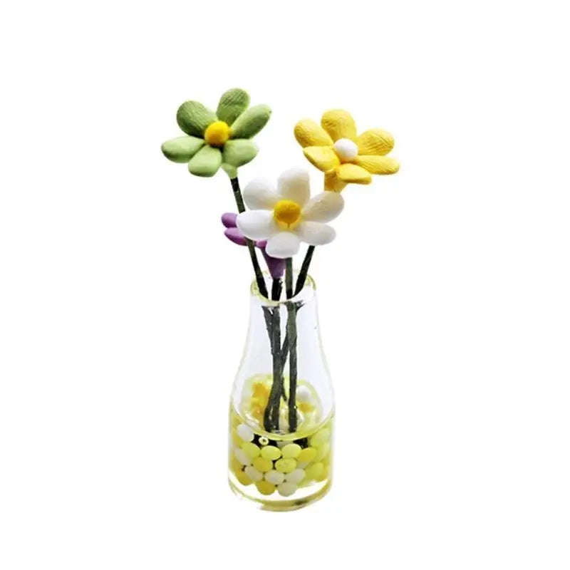 bouquet fleurs artificielles vase transparent couleurs vives boules colorées moderne minimaliste