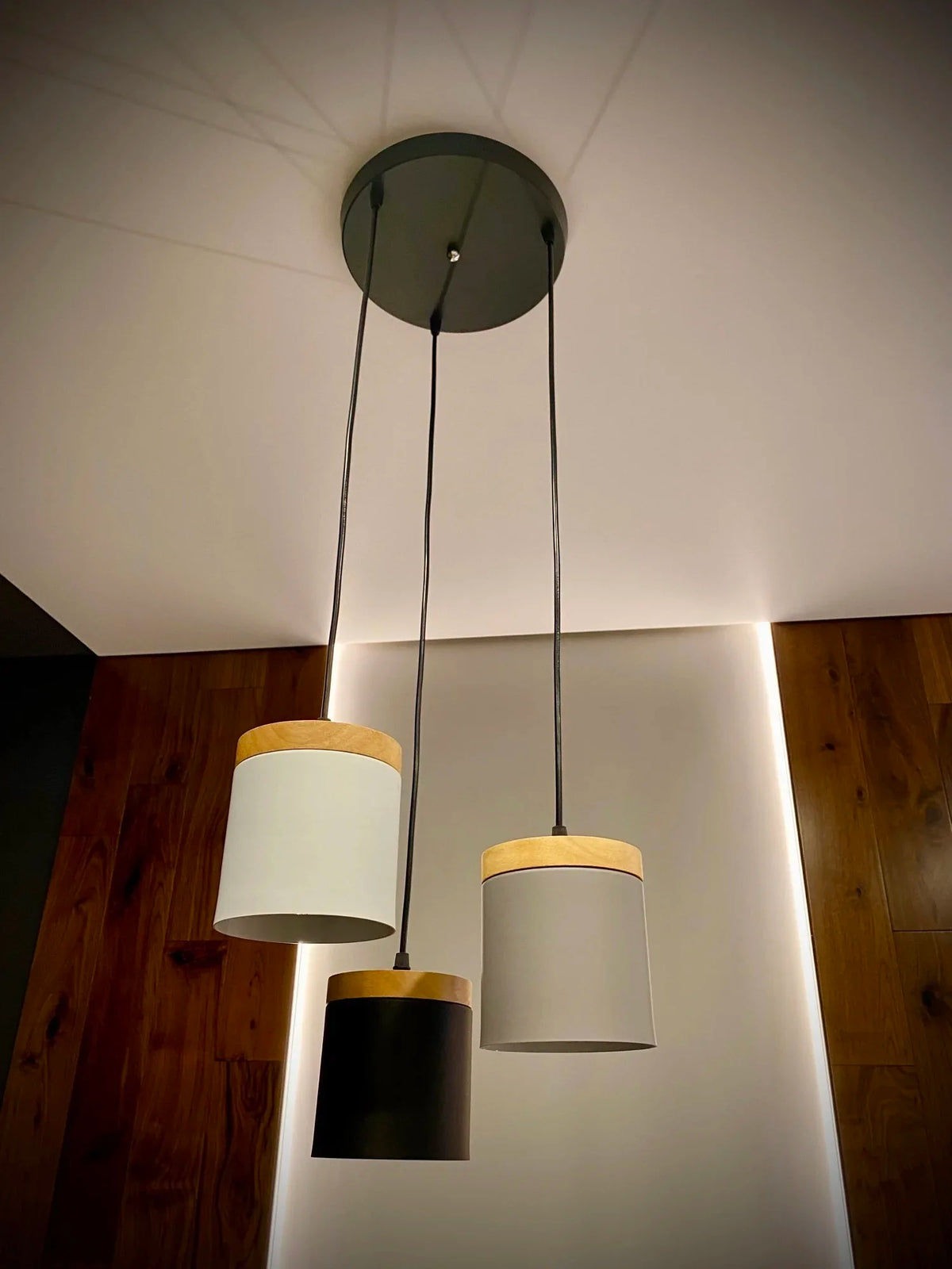 suspension lumineuse moderne minimaliste noir gris blanc matériaux aluminium éclairage led pendentif restaurant cuisine