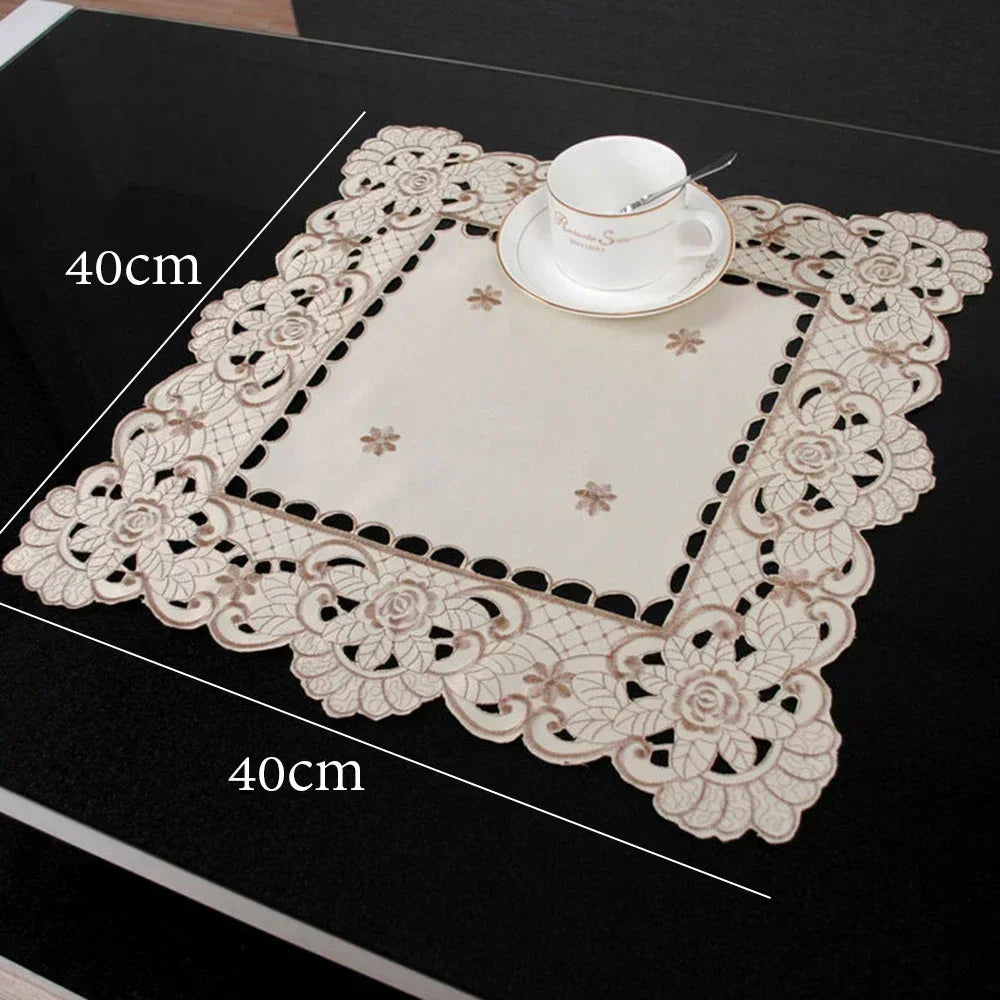 serviettes table brodées florales classiques beige noir réutilisables 40cm 60cm