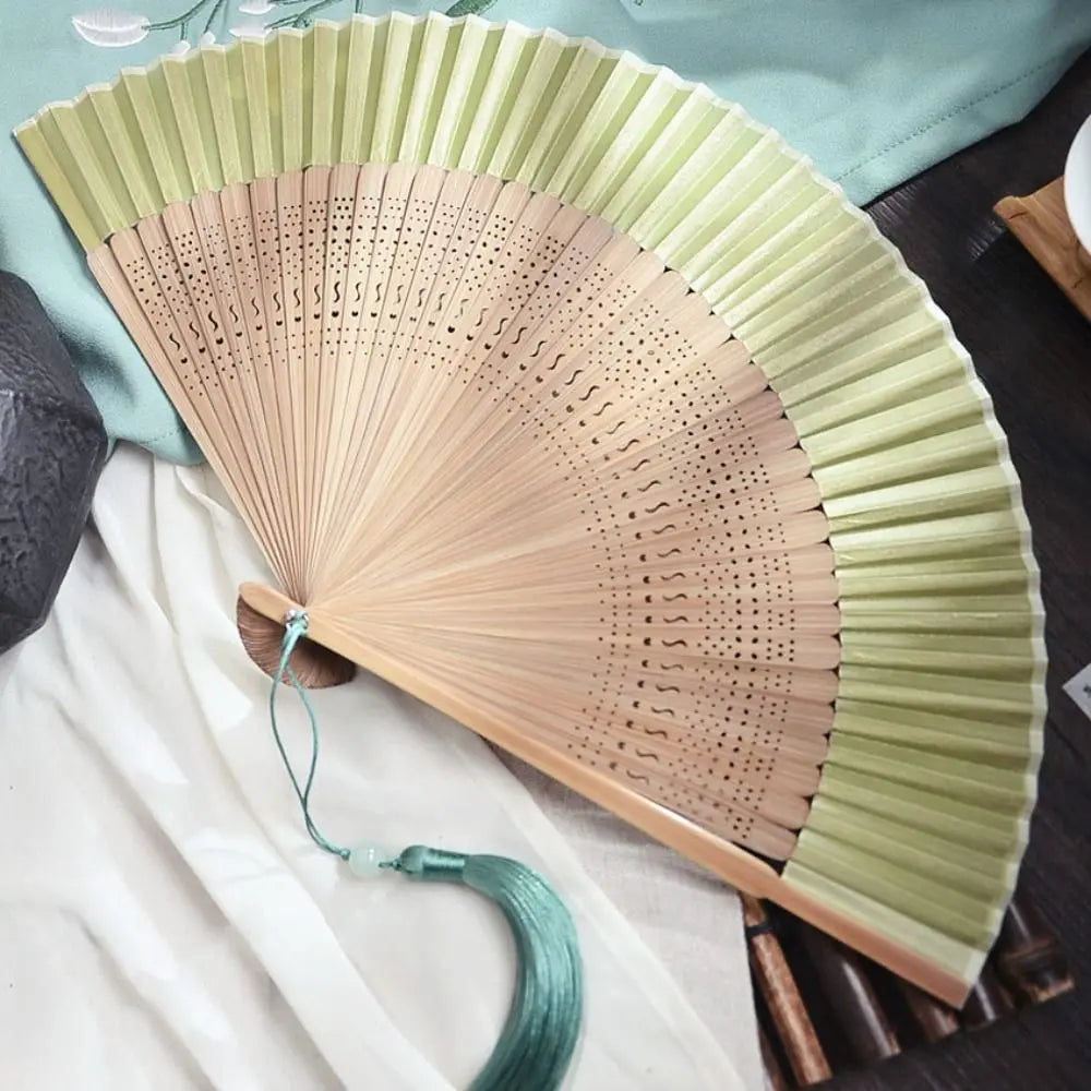 éventail traditionnel noir beige vert bleu rayures horizontales clips tassel bambou tissu opacité