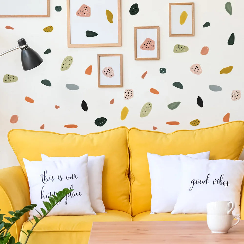 stickers muraux modernes abstraits vert orange rose noir beige formes géométriques points noirs chambre