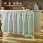 rideaux fenetre valance blanc cassé vert clair tissu texturé rayures verticales bord frangé translucide