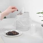 poubelle moderne sac poubelle transparent bleu clair gris rose pâle blanc respectueux environnement