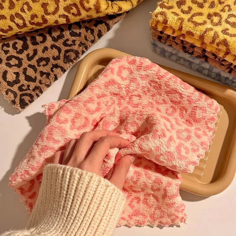 serviettes rose gris jaune marron imprimé léopard texturées absorption haute toilette utilisation domestique polygone