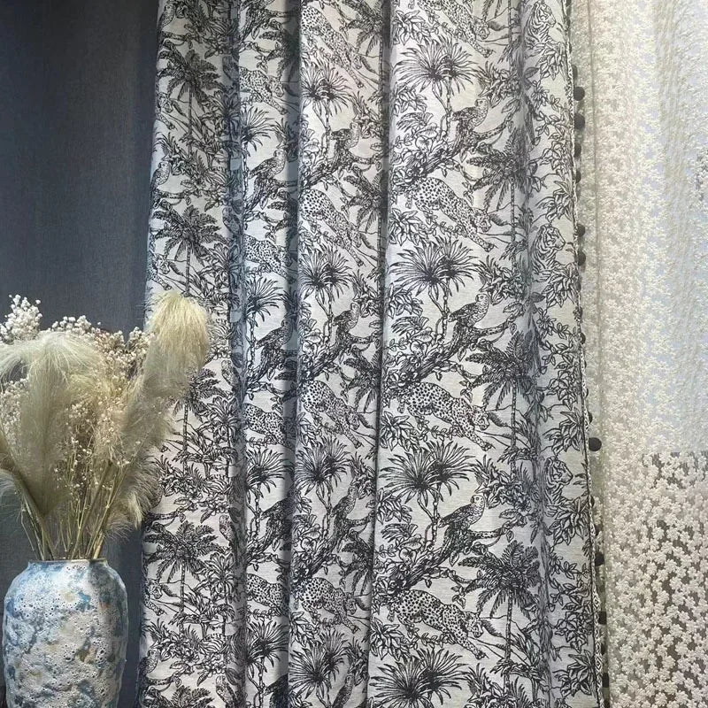 rideau classique blanc noir motif oiseaux végétal translucide pompons fenêtre salon maison