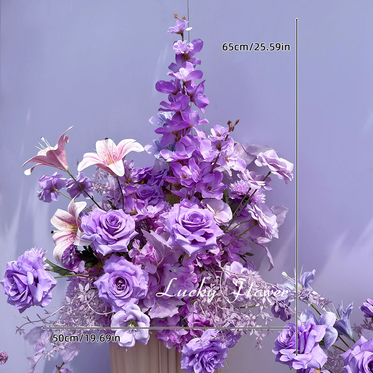 décoration mariage violettes roses blanches moderne élégante fleurs artificielles bouquet papillons feuilles vertesintérieur