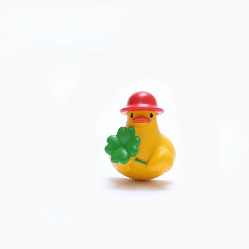 jouet canard jaune expressions différentes adhésif décoratif cartoon assis bouteille trèfle lettres