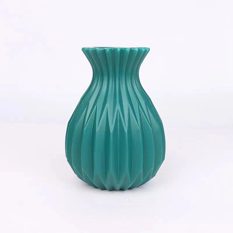 vase blanc moderne rayures verticales décoration intérieure bouquets artificiels salon