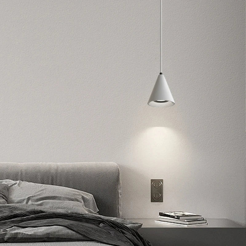 Suspension lumineuse moderne pendentif câble blanc noir ampoule filament visible restaurant chambre cuisine