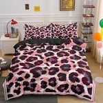Détail de l'impression leopard 3D sur la housse de couette