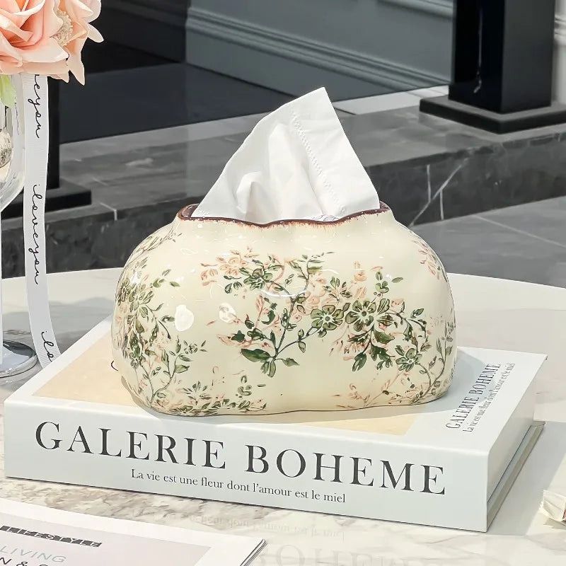 boîte mouchoirs porcelaine motifs floraux crème vert rose décoration intérieure vase porte baguettes bohème