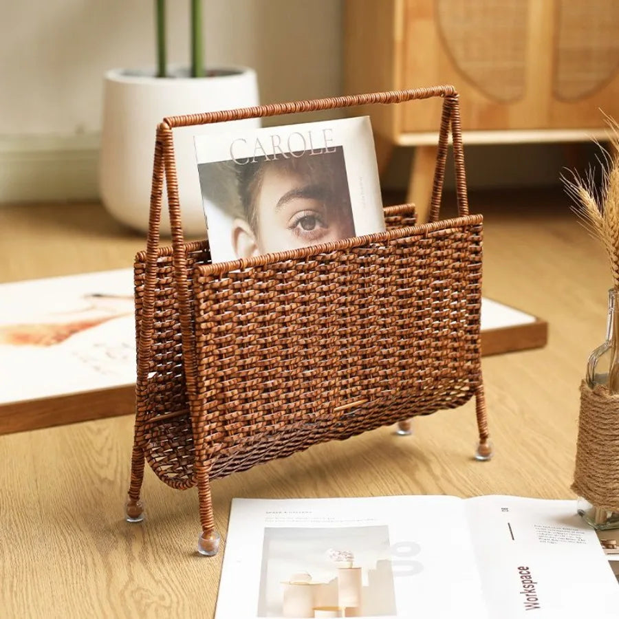 support magazines tressé marron clair rustique pieds ronds salon rangement respectueux environnement