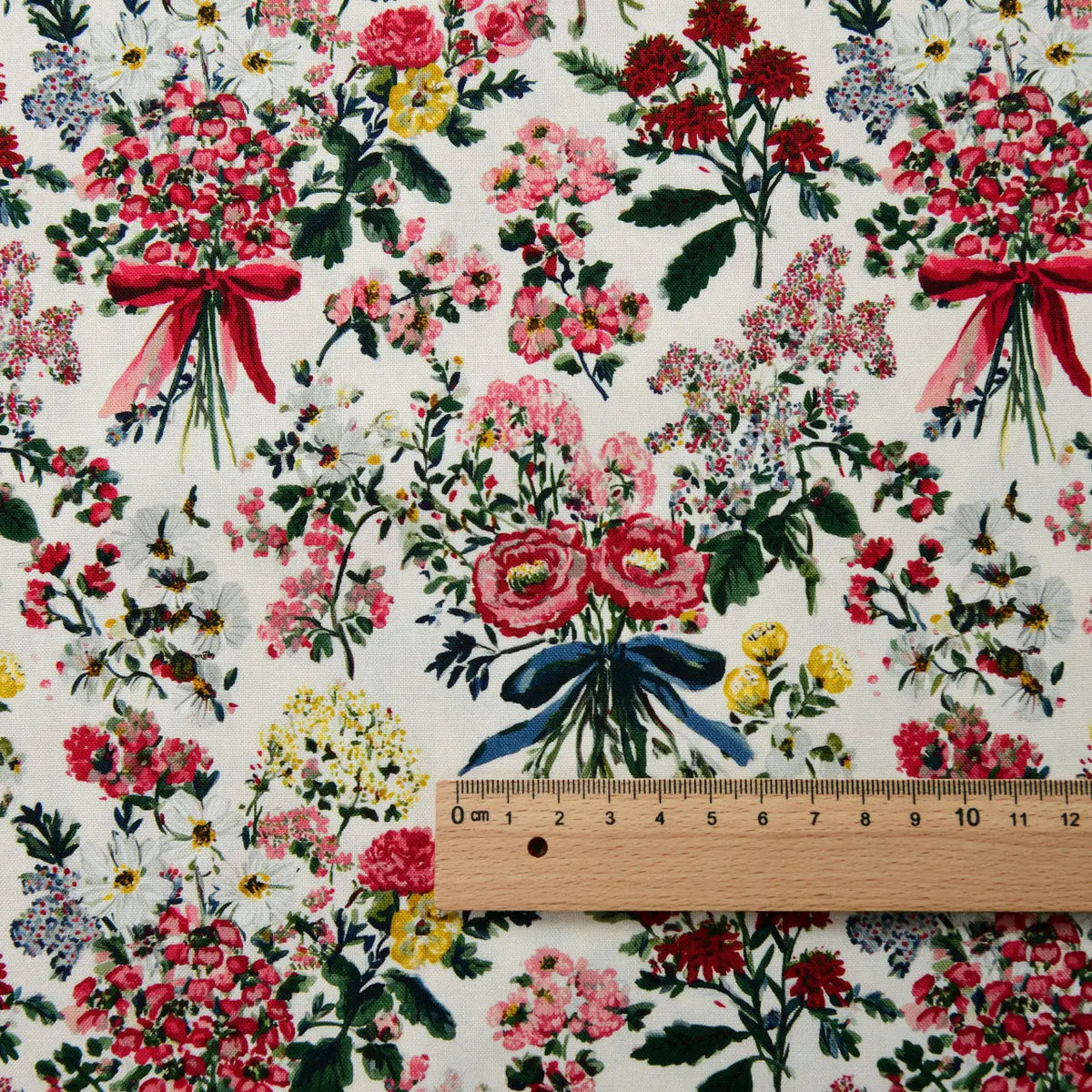 tissu coton imprimé floral vintage motifs champêtres opaques bricolage popeline 145cm DIY