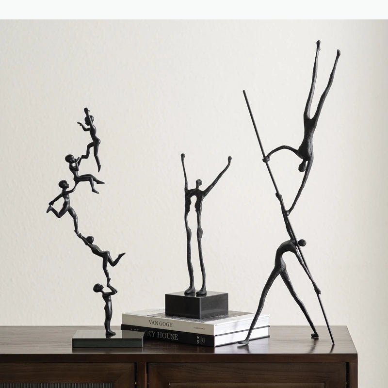 sculpture art abstrait moderne forme humaine stylisée noir base carréeDecorationIntérieureMinimalisteArtVanGoghLuxuryHomeAssez14