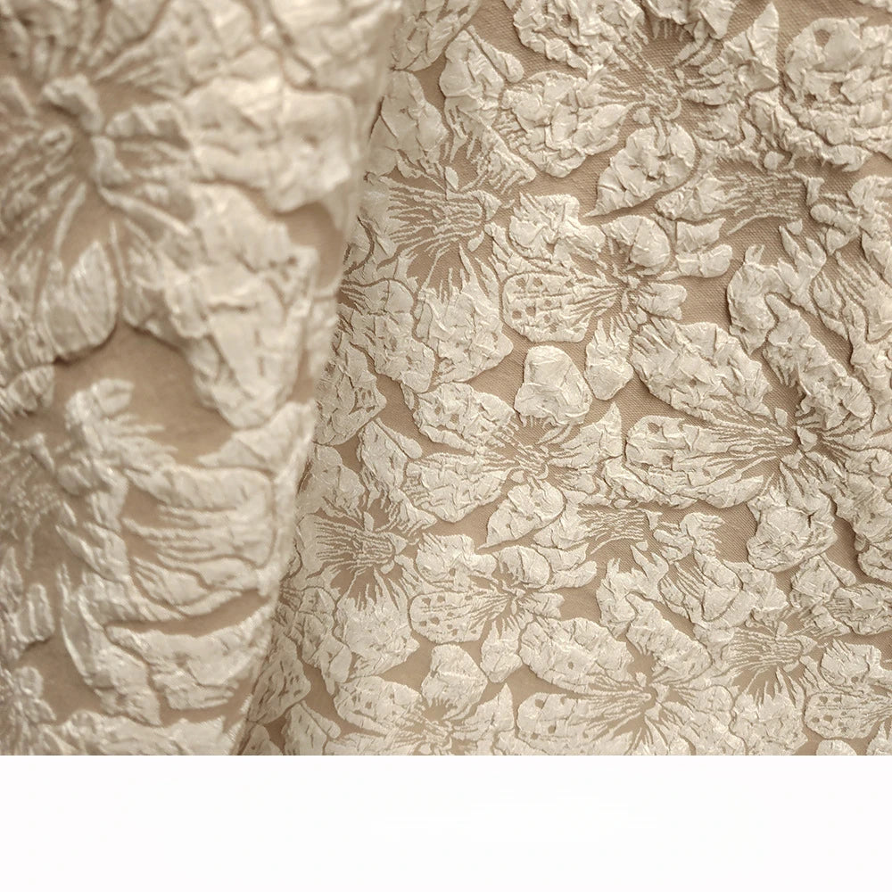 tissu polyester brocart fleurs relief rose clair beige gris rouge jaune doré opacité Jacquard