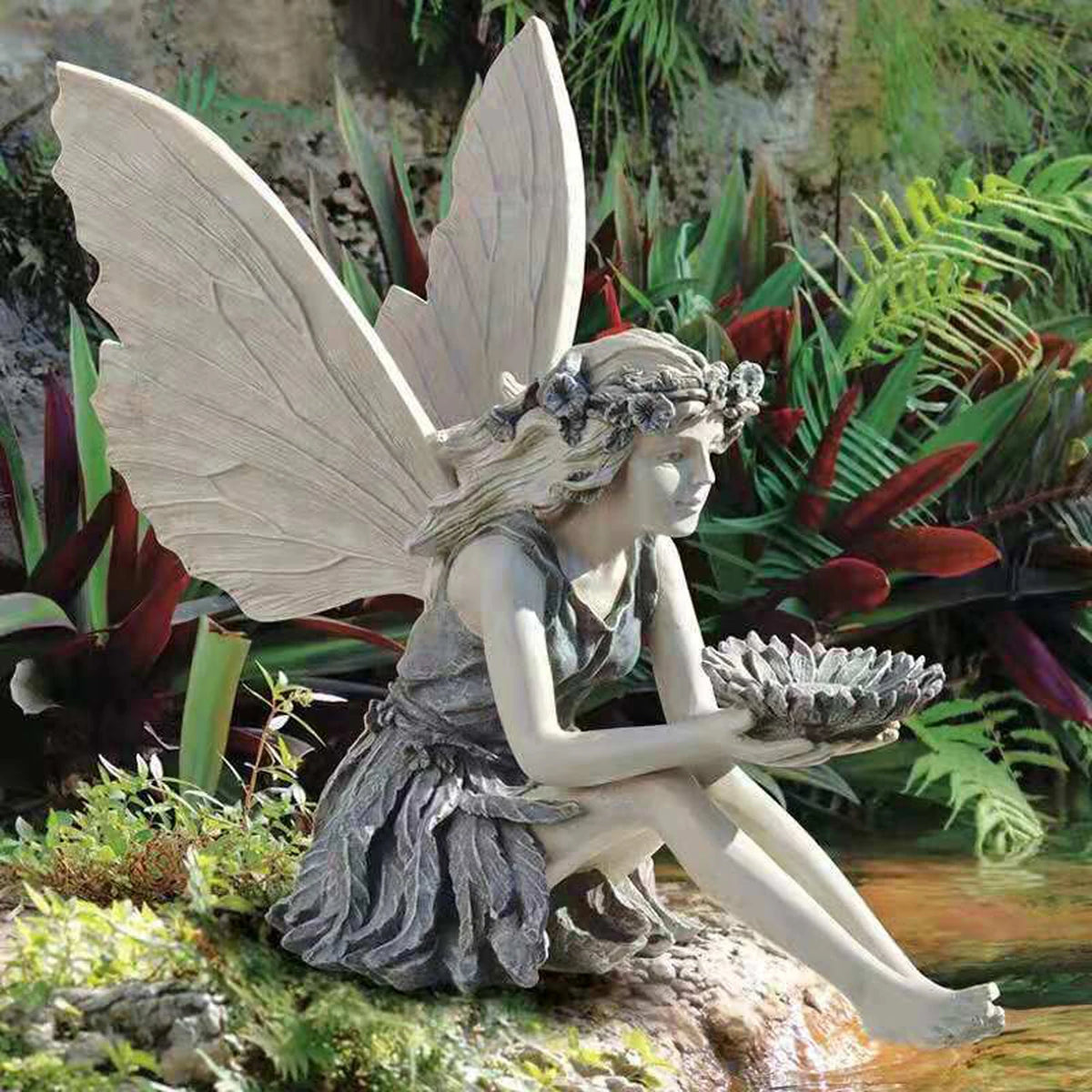 statue fée jardin extérieur résine gris blanc vert fleurs details ailes plante bol aquatiqueintérieurextérieurdécoration