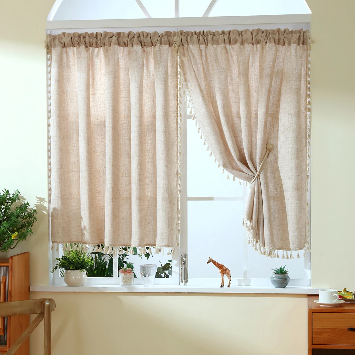 rideau polyester texture lin classique beige clair opacité ruban fixation pompons chambre cuisine