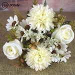 bouquet fleurs artificielles vintage intérieur décoration maison rouge blanc rose orange marron