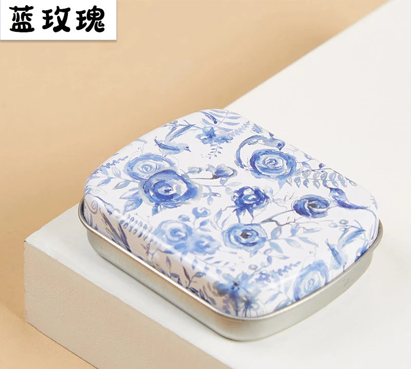 boîtes métal réutilisables fleurs motifs vintage noir blanc bleu rose vintage organisateur maison