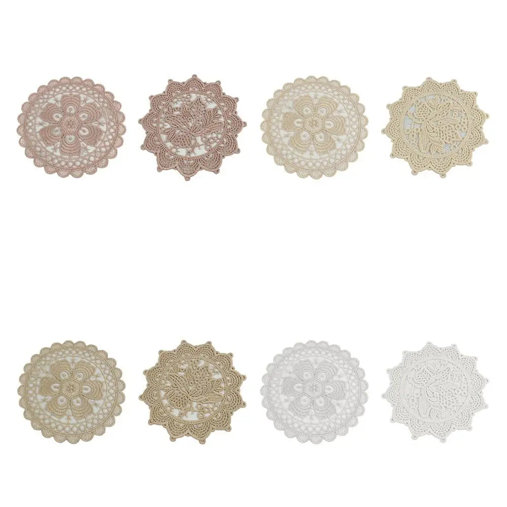 serviettes table vintage brodées fleurs dentelées beige rose clair blanc romantique