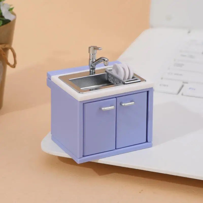miniature cuisine accessoires mat violet clair moderne évier meubles couteau poêle bouteilles