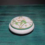 ensemble produits salle bain céramique blanc floral tasses porte savon distributeur savon porte brosse