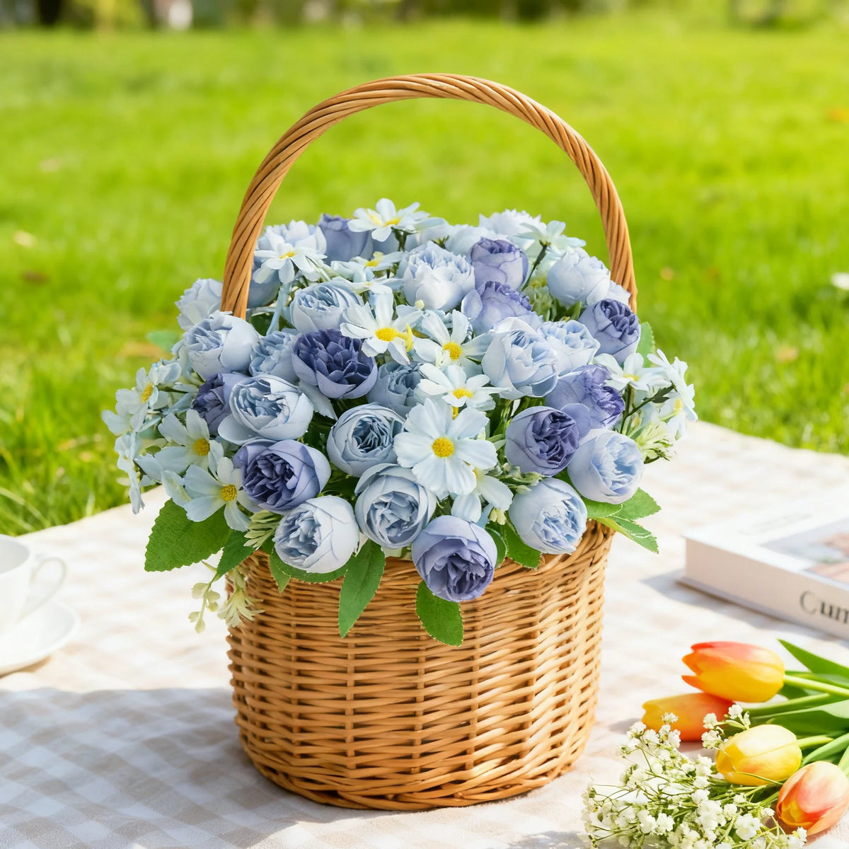 Bouquet fleurs artificielles bleu jaune blanc mariage décoration extérieure champêtre bois