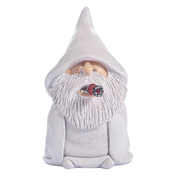 figurine jardin gnome blanc rouge barbe blanche chapeau pointu humoristique signe paix