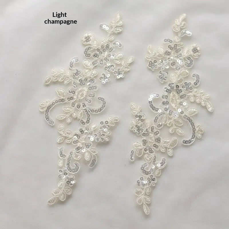 patchs tissu brodé appliques dentelle motif floral rouge bleu doré