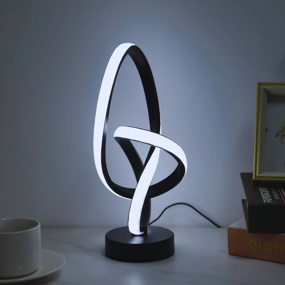 lampe led noir blanc double hélice contemporaine base plate adjustable lumière USB rechargeable flux