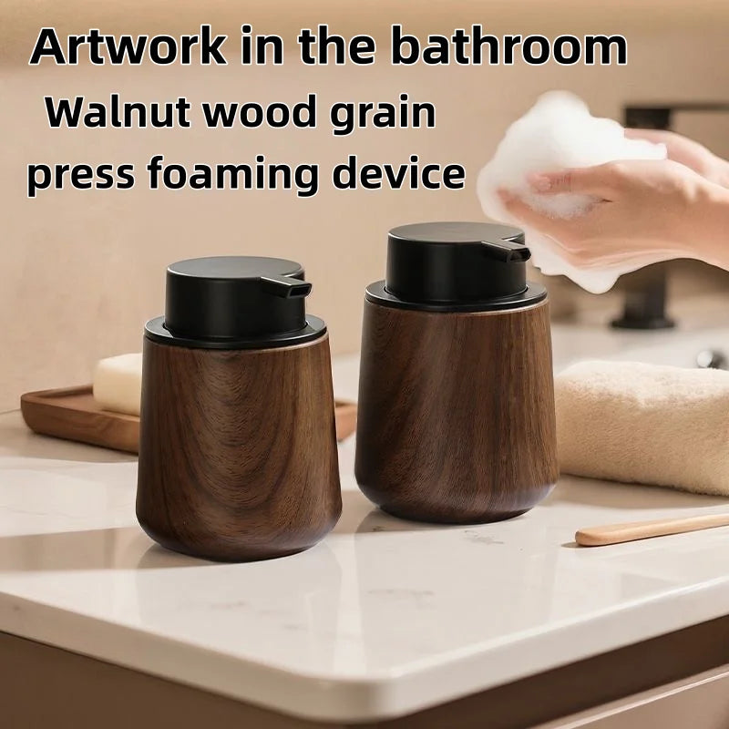 distributeur mousse mains moderne minimaliste bois brun foncé grain noyer opaque rechargeable salle bain