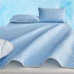 tapis lit doux bleu clair texture pointillée moderne adhésif lavable été coton polyester chambre