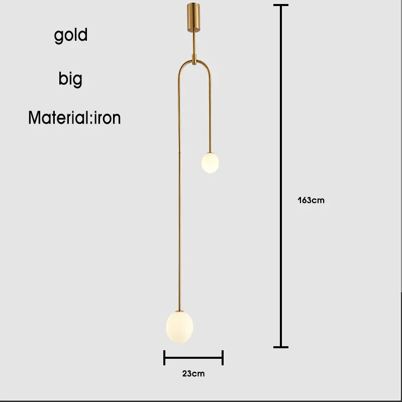 suspension lumineuse moderne sphères translucides structure métallique vis doré noir blanc