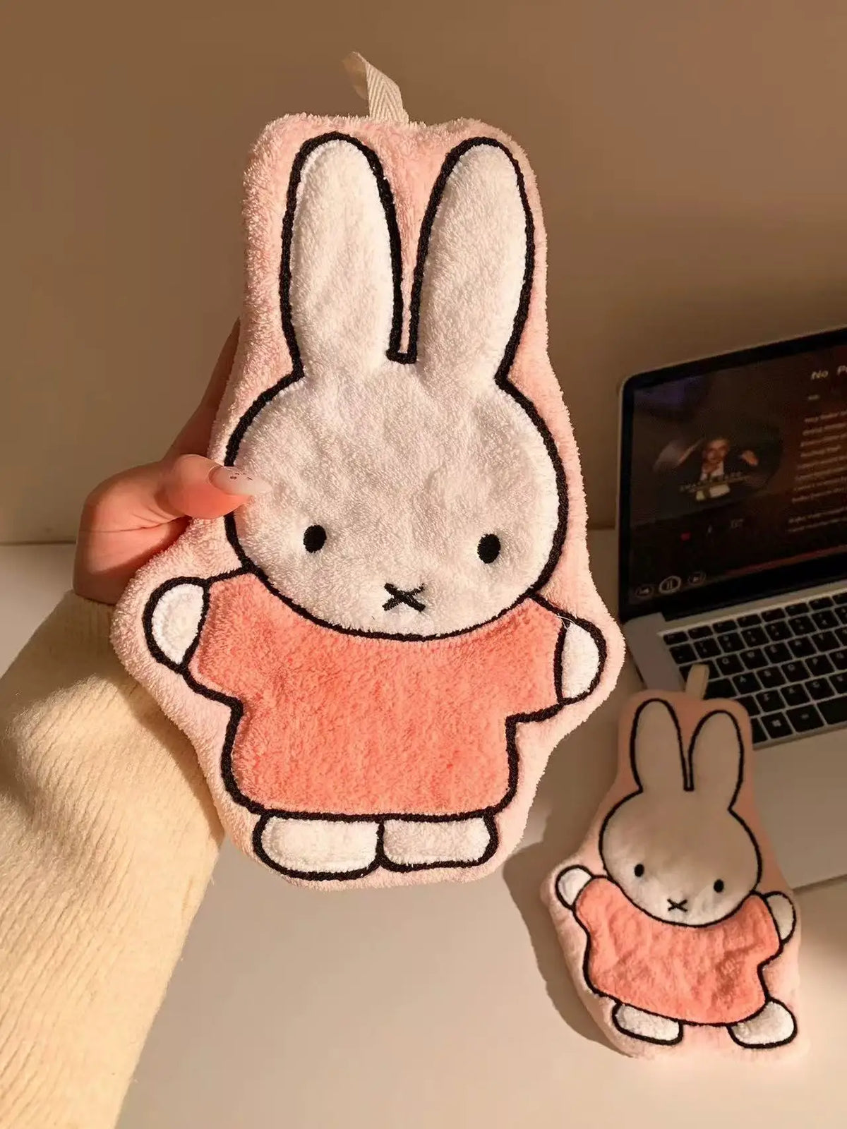 serviettes lapin kawaii douces motif miffy rose blanches salle bain cuisine