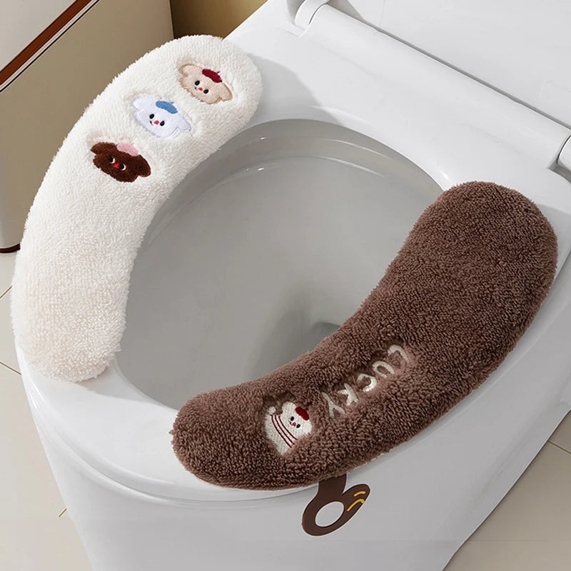 couvre siege toilette peluche blanc jaune imprimé chien doux decoratif anneaux métalliques salle bain