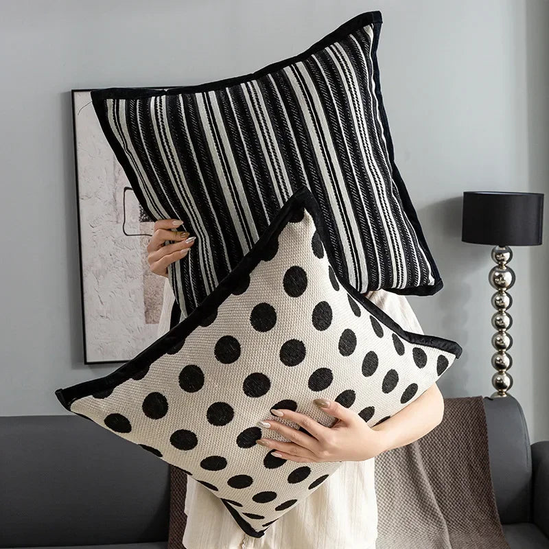 housse coussin décorative carrée motif noir blanc moderne canapé salon maison