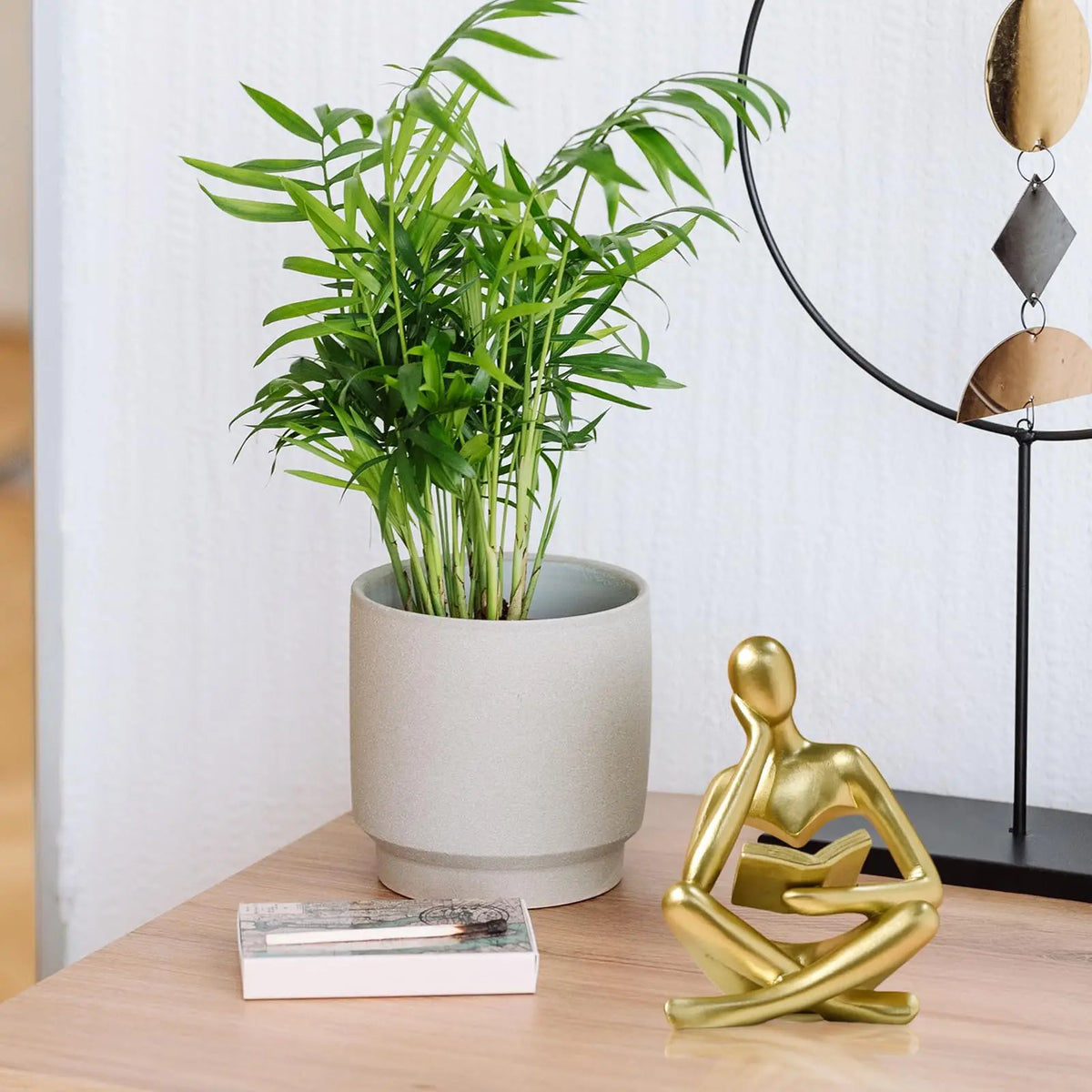 statue dorée résine moderne minimaliste smooth simple étagère décoration maison livre miniature