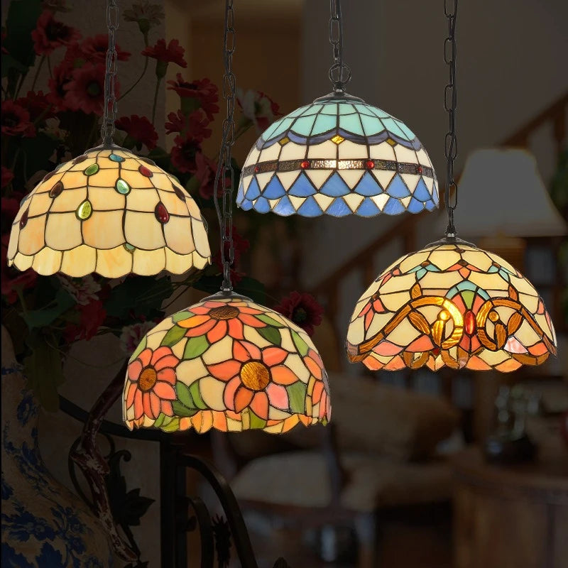 lampe suspendue tiffany multicolore art nouveau vintage motifs floraux chaîne métallique