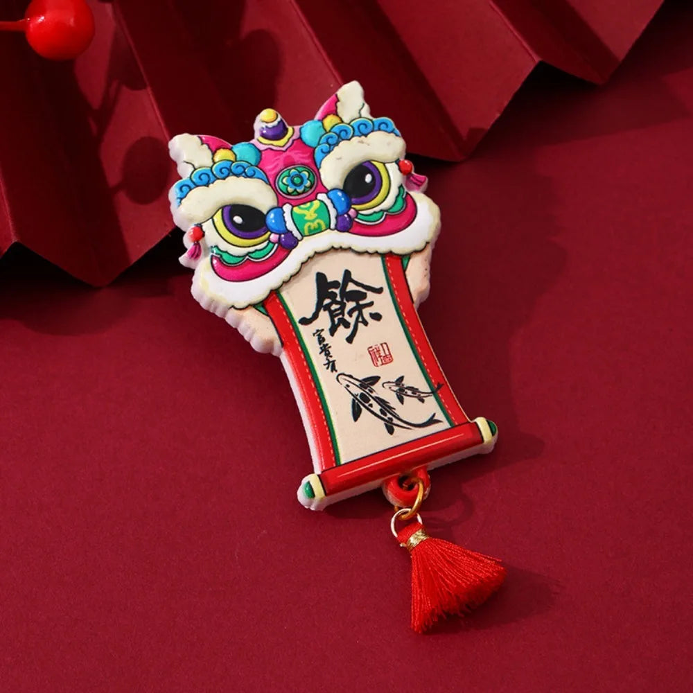 décoration murale lion chinois rouge blanc artisanal pompon rouge texte chinois ornement maison chinois