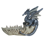 statue baphomet chèvre ailes dragon noir bougies rouges décoration gothique fantaisie occulte