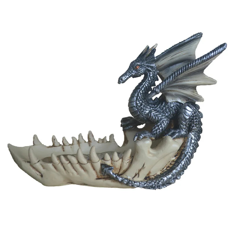 statue baphomet chèvre ailes dragon noir bougies rouges décoration gothique fantaisie occulte