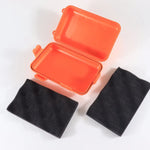 boîte rangement pratique robuste noire orange beige motifs géométriques contenant trousse secours lampe couteau
