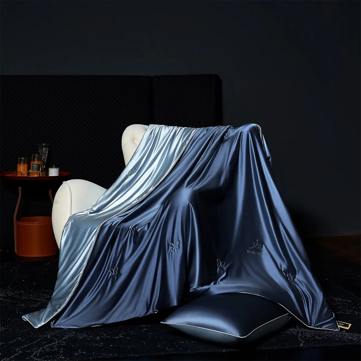 couette d'été soie bleue broderie élégante rafraîchissante oreiller fixations