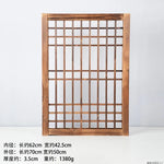 grille fenêtre traditionnelle marron foncé décoration murale classique règles horizontales verticales opacité décoration courtyard