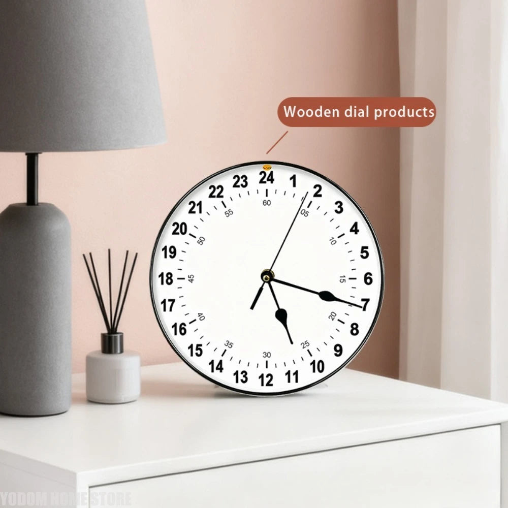 horloge murale noire cadran blanc aiguilles noires système horaire atypique