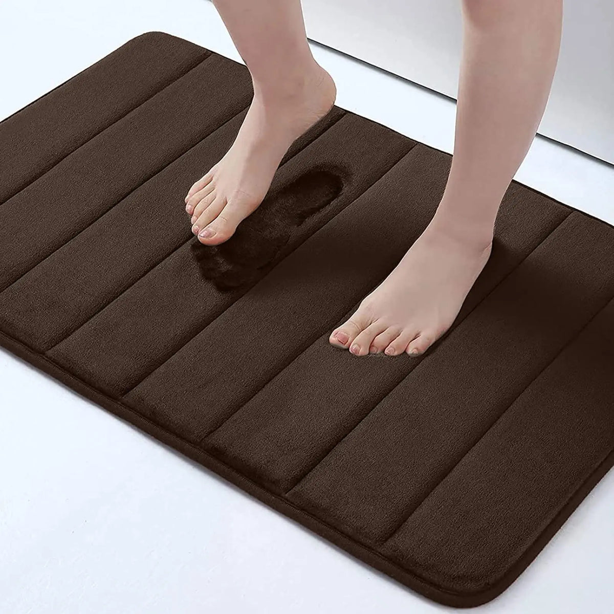 tapis massage pieds noir rayures horizontales moderne antidérapant absorbant eau respectueux environnement