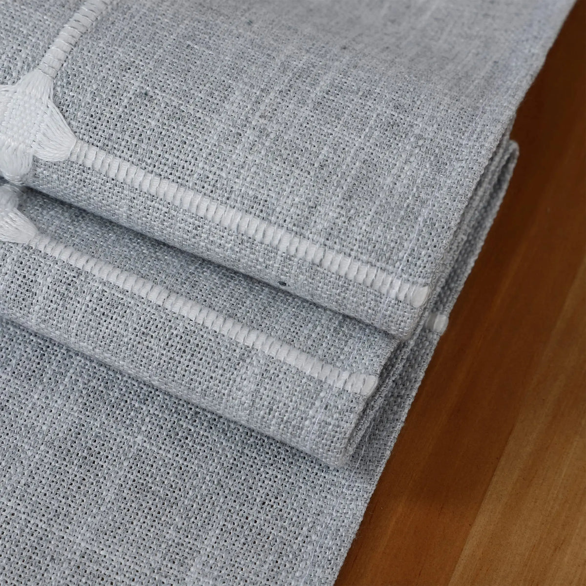 tableau chemin table gris clair moderne rayures carrées polyester maison festif decoration table serviettes
