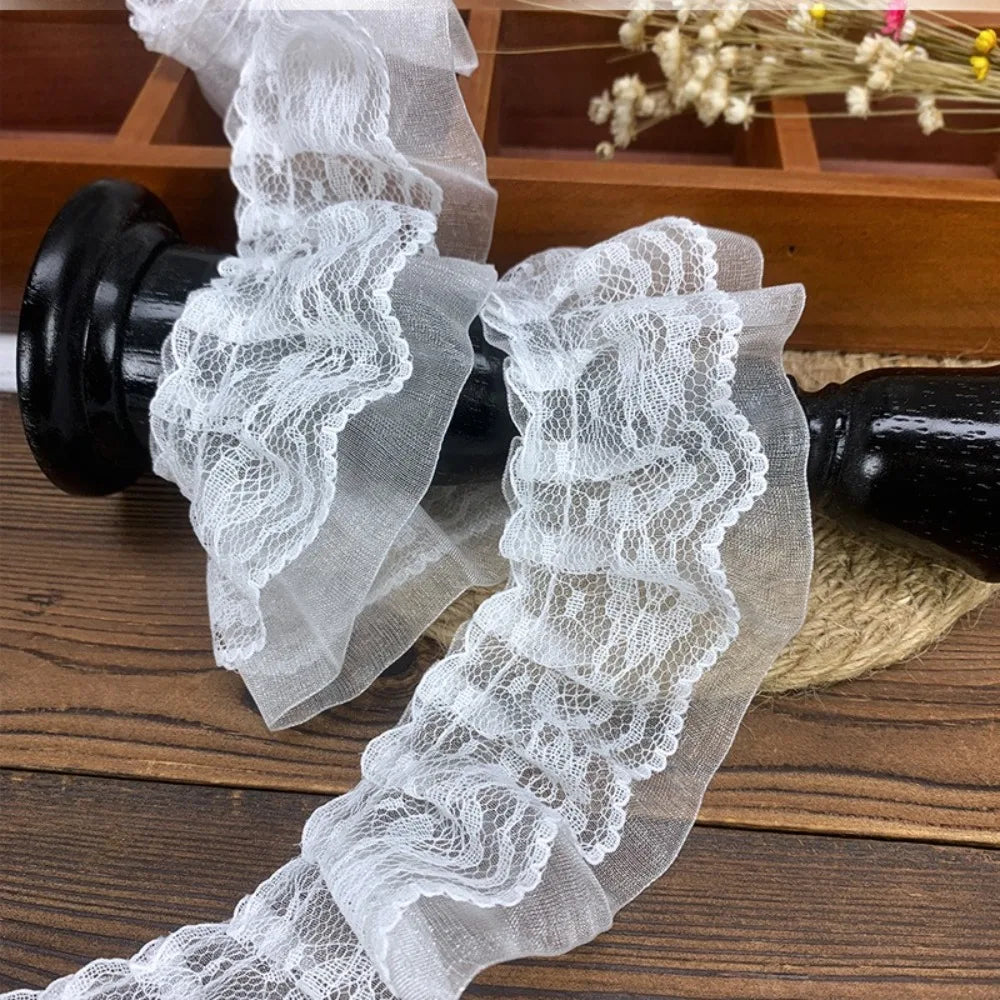 ruban dentelle fine motifs floraux blanc noir classique élégant polyester translucide decoration robe jupon