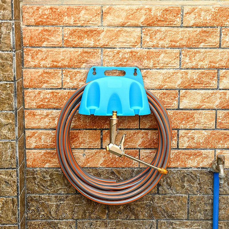 support mural tuyau d'arrosage orange noir bleu robuste anti corrosion fixations